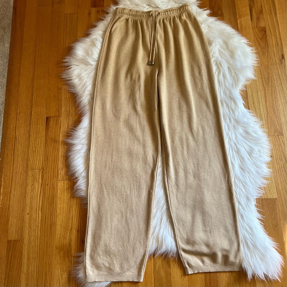 Women’s Liz Claiborne Lizsport Tan Sweatpants Small